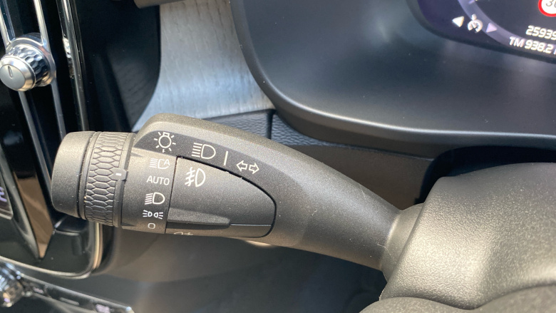 Volvo Xc40 2.0 B4P Inscription 5dr AWD Auto Petrol Estate